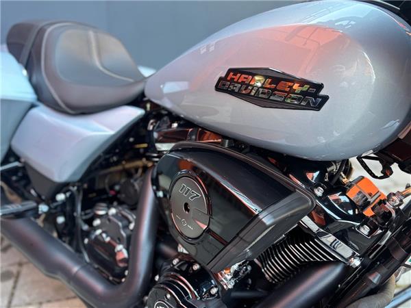 2025 Harley-Davidson Street Glide FLHX