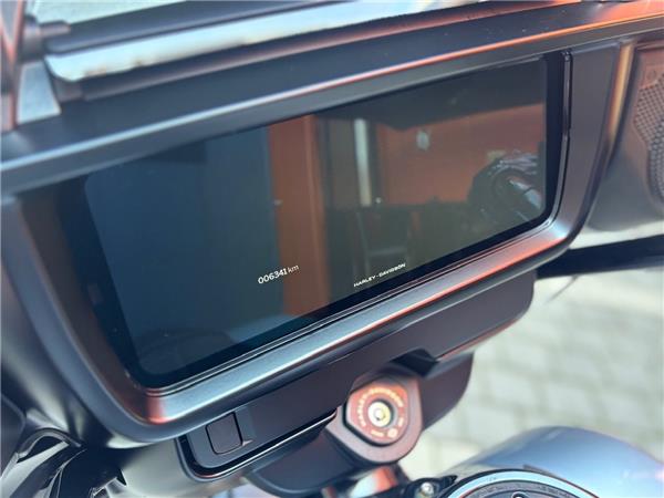 2025 Harley-Davidson Street Glide FLHX