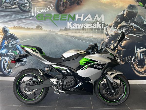 2025 Kawasaki Ninja e-1