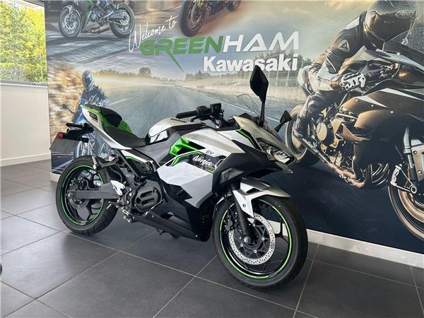 2025 Kawasaki Ninja e-1