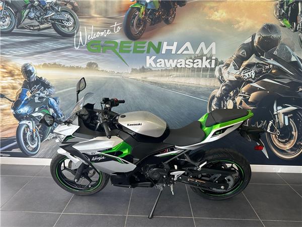 2025 Kawasaki Ninja e-1