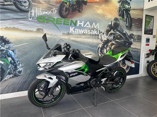 2025 Kawasaki Ninja e-1