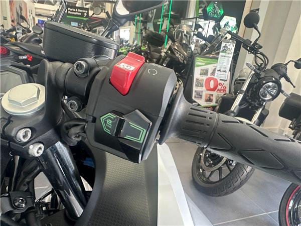 2025 Kawasaki Ninja e-1