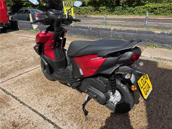2024 Yamaha LCG125 RAYZR RED