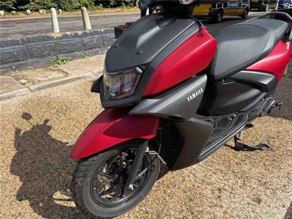 2024 Yamaha LCG125 RAYZR RED