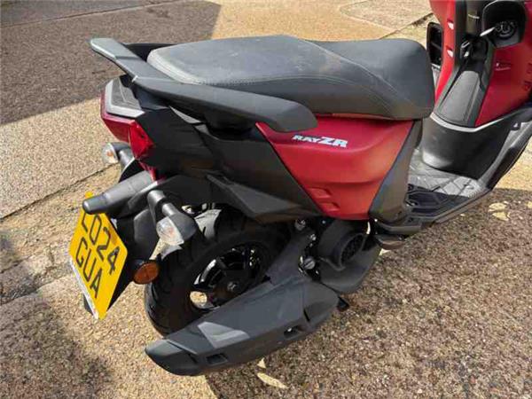 2024 Yamaha LCG125 RAYZR RED