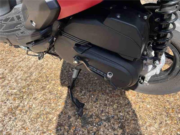 2024 Yamaha LCG125 RAYZR RED