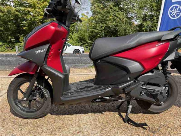 2024 Yamaha LCG125 RAYZR RED