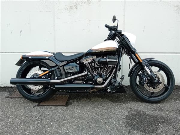 Harley-Davidson CVO - Custom Vehicle Operations Pro Street Breakout 
