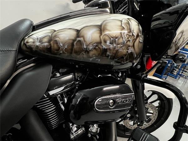 2017 HARLEY-DAVIDSON ROAD GLIDE