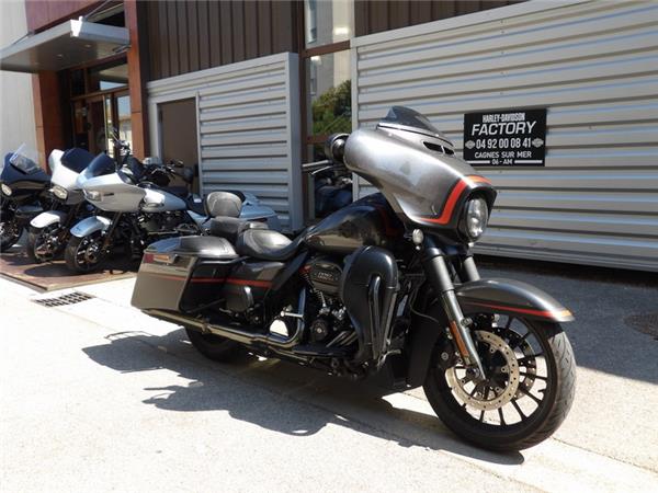 2017 HARLEY-DAVIDSON STREET GLIDE