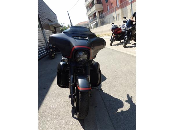 2017 HARLEY-DAVIDSON STREET GLIDE