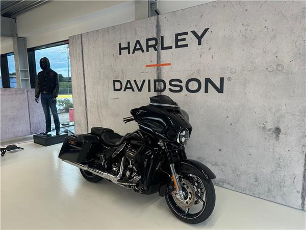 2017 harley-davidson FLHXSE 1868 CVO Street Glide