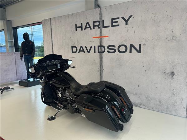 2017 harley-davidson FLHXSE 1868 CVO Street Glide
