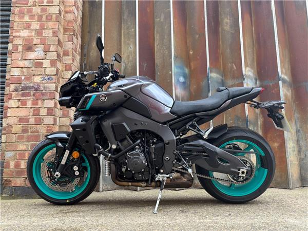 2025 Yamaha MT-10