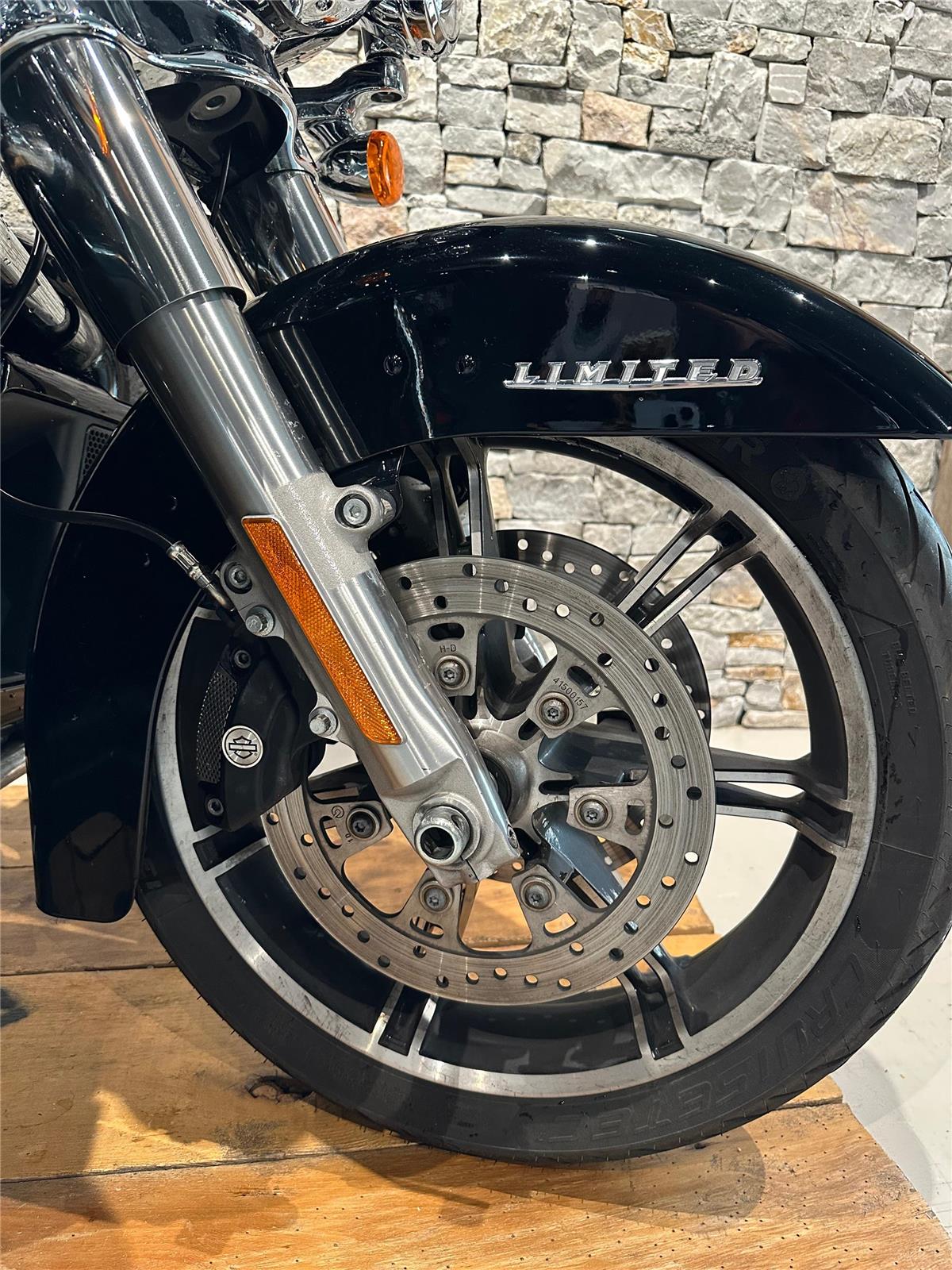 2022 harley-davidson FLHTK Electra Glide Ultra Limited Black Finish114