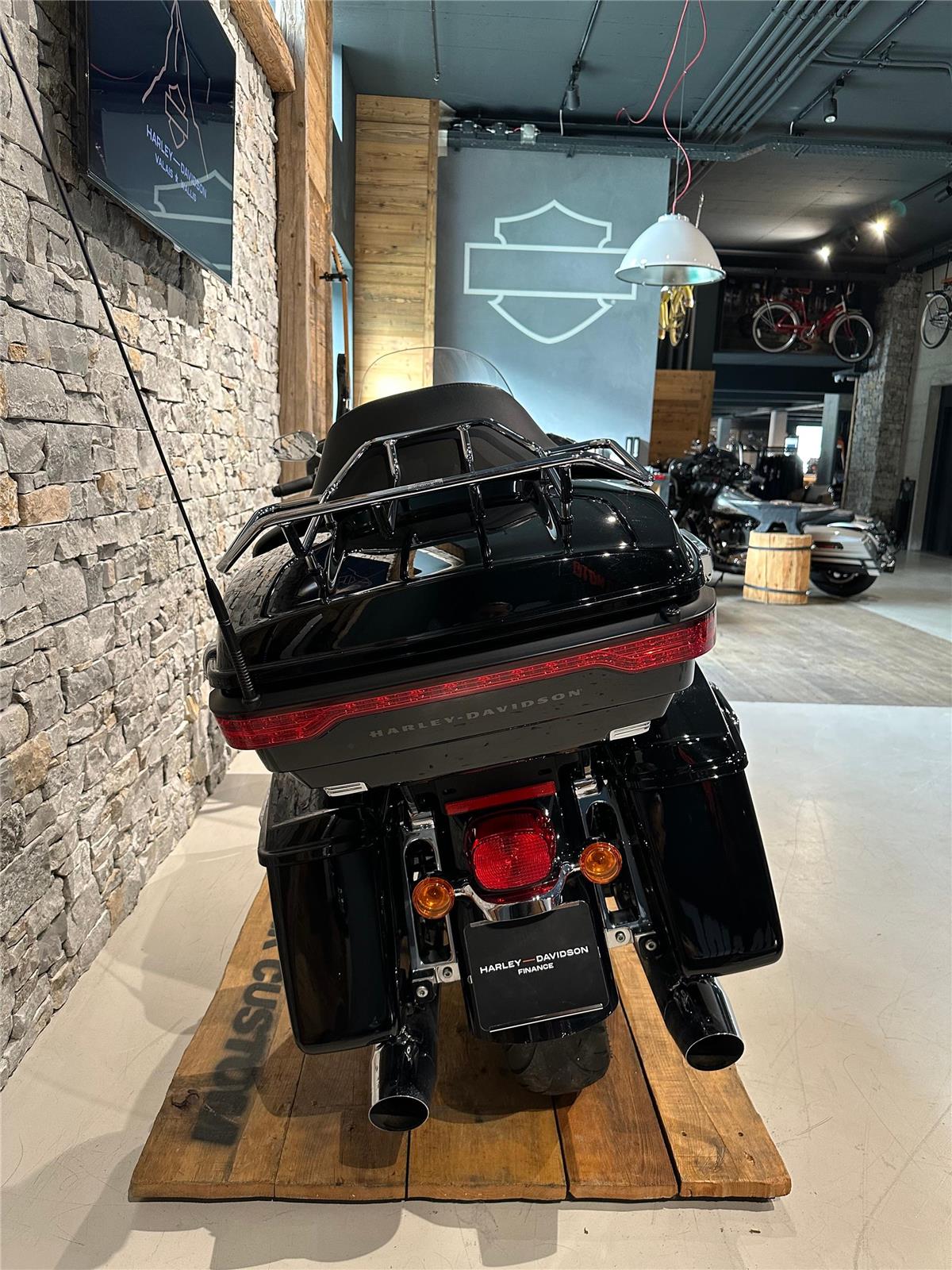 2022 harley-davidson FLHTK Electra Glide Ultra Limited Black Finish114