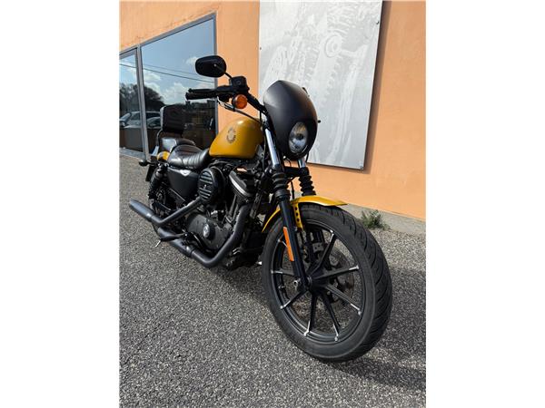 Harley-Davidson Sportster XL883N - 883 Iron