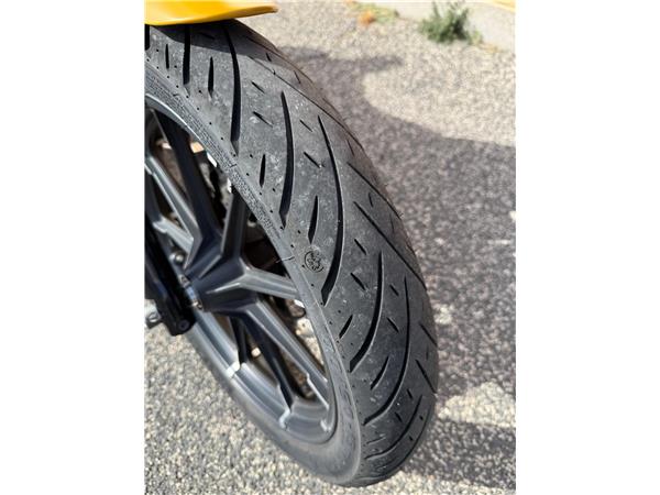 Harley-Davidson Sportster XL883N - 883 Iron