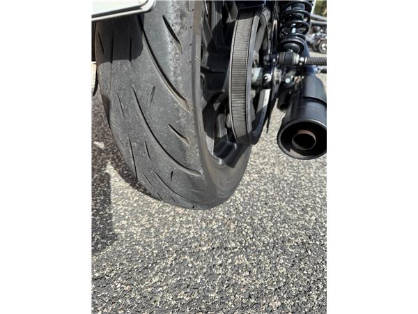 Harley-Davidson Sportster XL883N - 883 Iron
