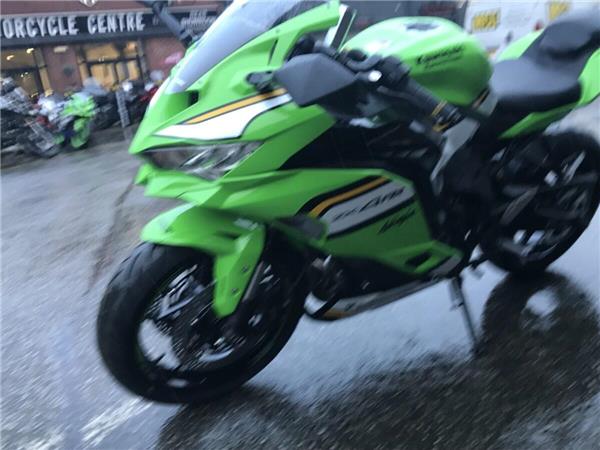 2025 Kawasaki Ninja ZX-4RR