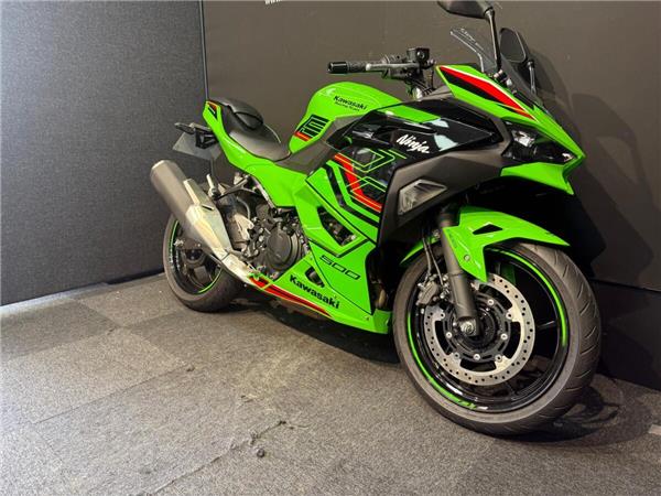 2025 KAWASAKI NINJA 500 SE