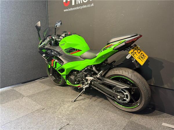 2025 KAWASAKI NINJA 500 SE