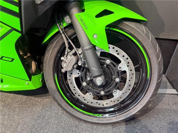 2025 KAWASAKI NINJA 500 SE