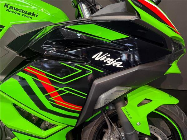 2025 KAWASAKI NINJA 500 SE