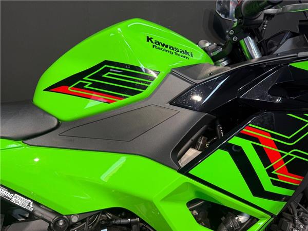 2025 KAWASAKI NINJA 500 SE