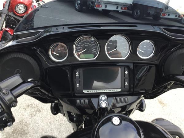 2018 HARLEY-DAVIDSON STREET GLIDE SPECIAL