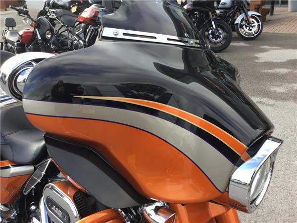 2011 HARLEY-DAVIDSON CVO FLHXSE SCREAMIN EAGLE STREET GLIDE