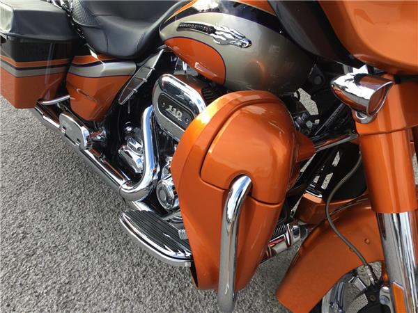 2011 HARLEY-DAVIDSON CVO FLHXSE SCREAMIN EAGLE STREET GLIDE