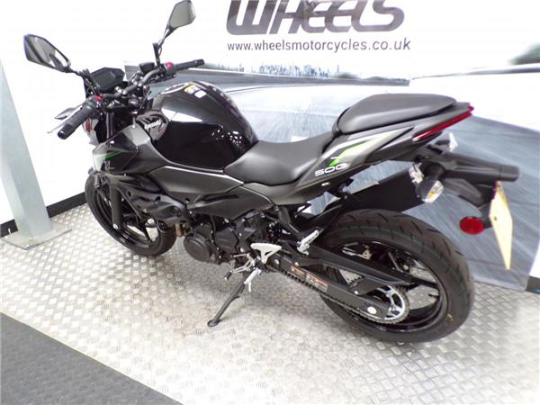 2025 KAWASAKI Z500