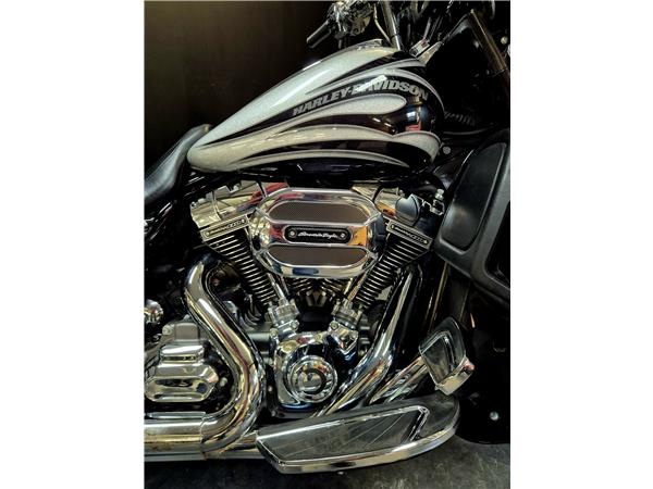 2015 HARLEY-DAVIDSON STREET GLIDE CVO