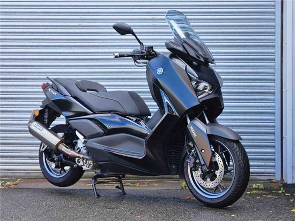 2024 Yamaha X-MAX 300 TECH MAX Black