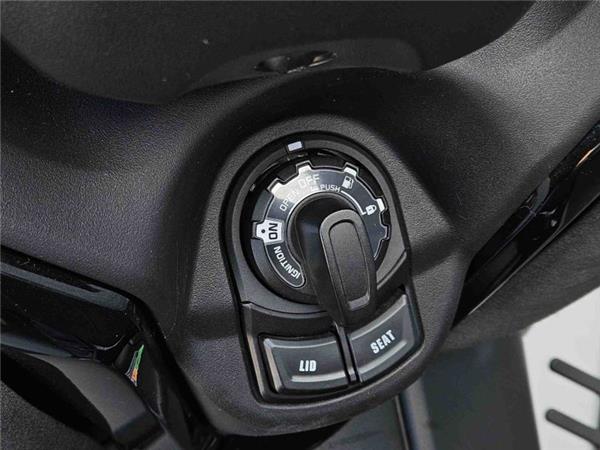 2024 Yamaha X-MAX 300 TECH MAX Black