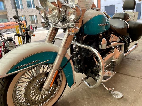2016 HARLEY-DAVIDSON SOFTAIL FLSTN DELUXE