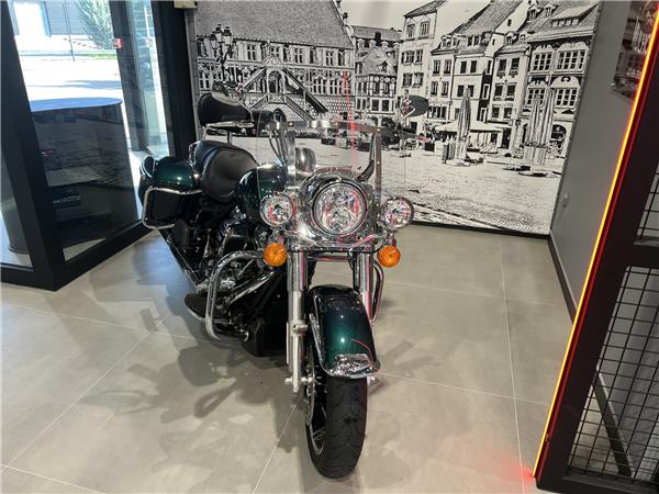 2022 HARLEY-DAVIDSON ROAD KING