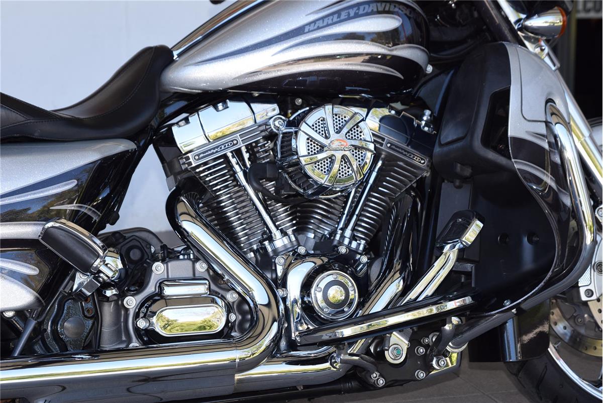 FLHXSE CVO Street Glide