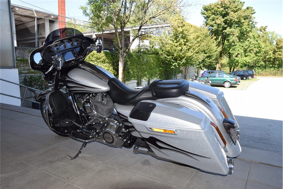 FLHXSE CVO Street Glide
