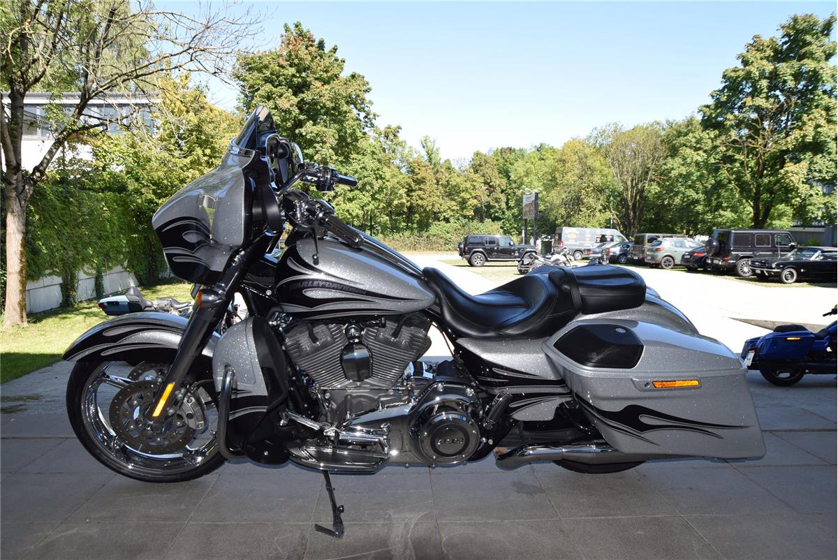 FLHXSE CVO Street Glide
