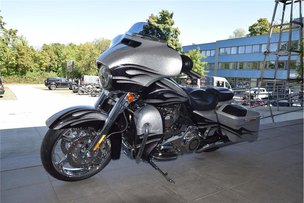 FLHXSE CVO Street Glide