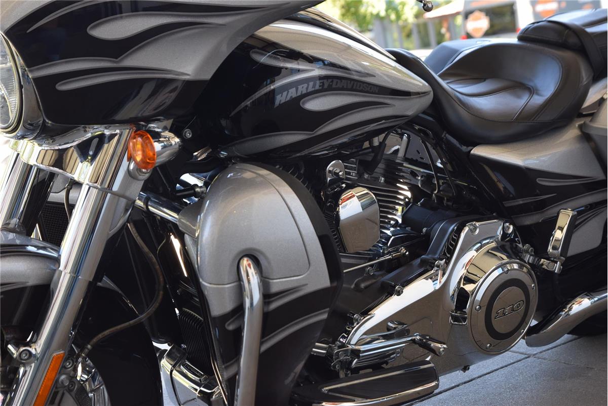FLHXSE CVO Street Glide
