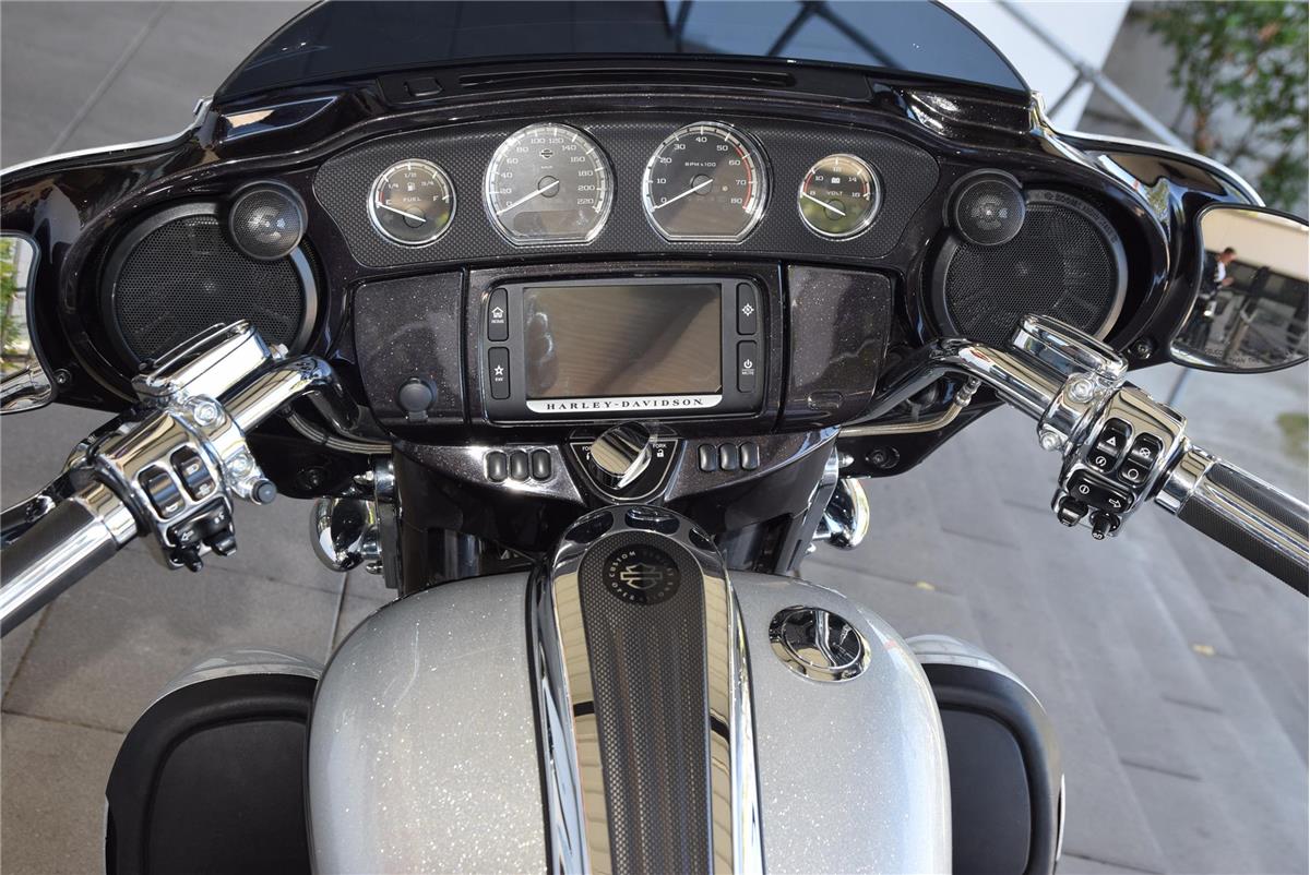 FLHXSE CVO Street Glide
