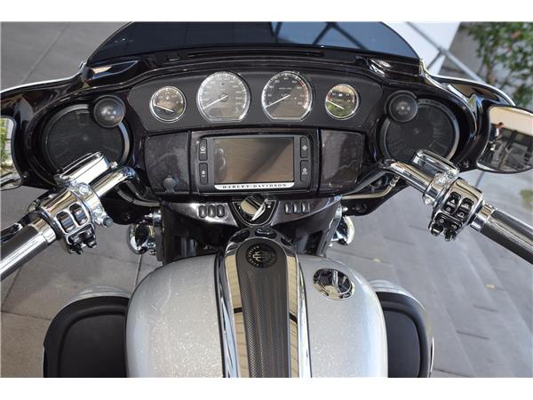 FLHXSE CVO Street Glide
