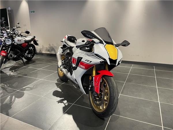 2022 Yamaha R1 60th Anniversary 