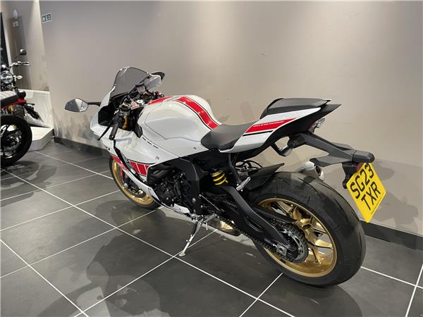 2022 Yamaha R1 60th Anniversary 