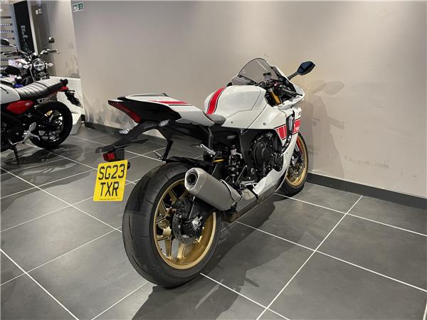 2022 Yamaha R1 60th Anniversary 