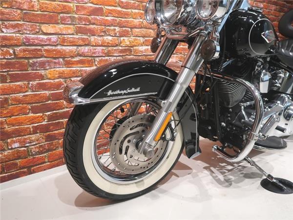 New Harley-Davidson FLSTC Heritage Classic 1690